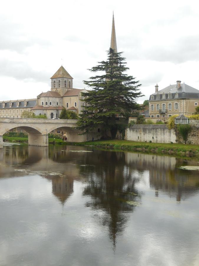 Hotel De L'Abbaye Saint-Savin  Exterior photo