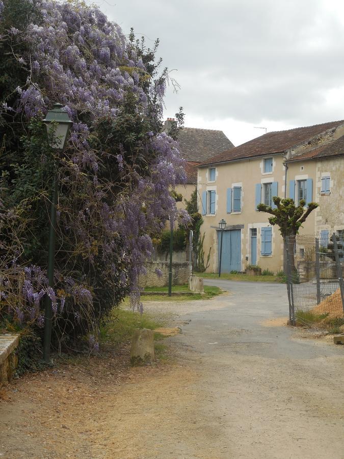 Hotel De L'Abbaye Saint-Savin  Exterior photo
